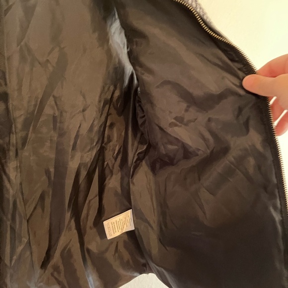 3/$20 Cambridge Dry Goods Black/White Puffer Vest Small - Picture 9 of 10